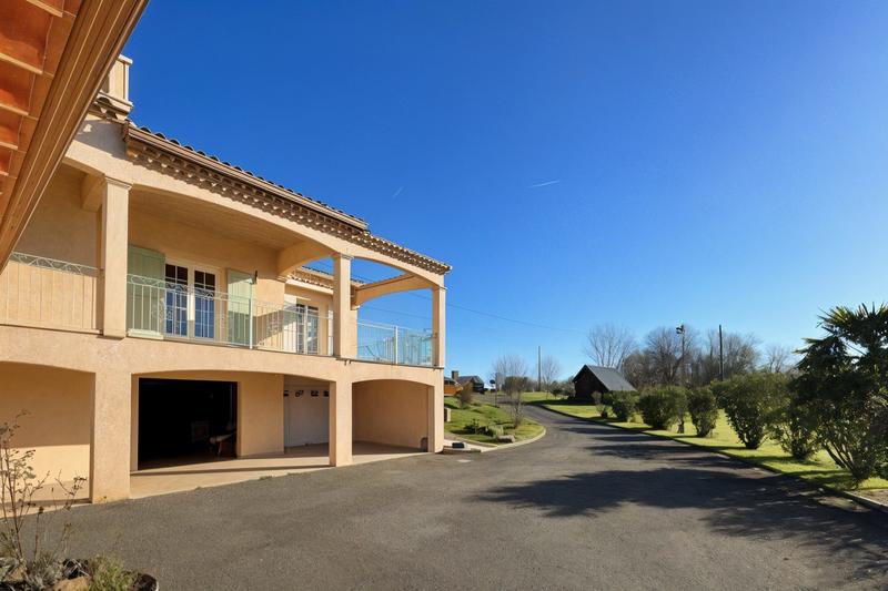 Villa - 141 m² - 6 pièces
