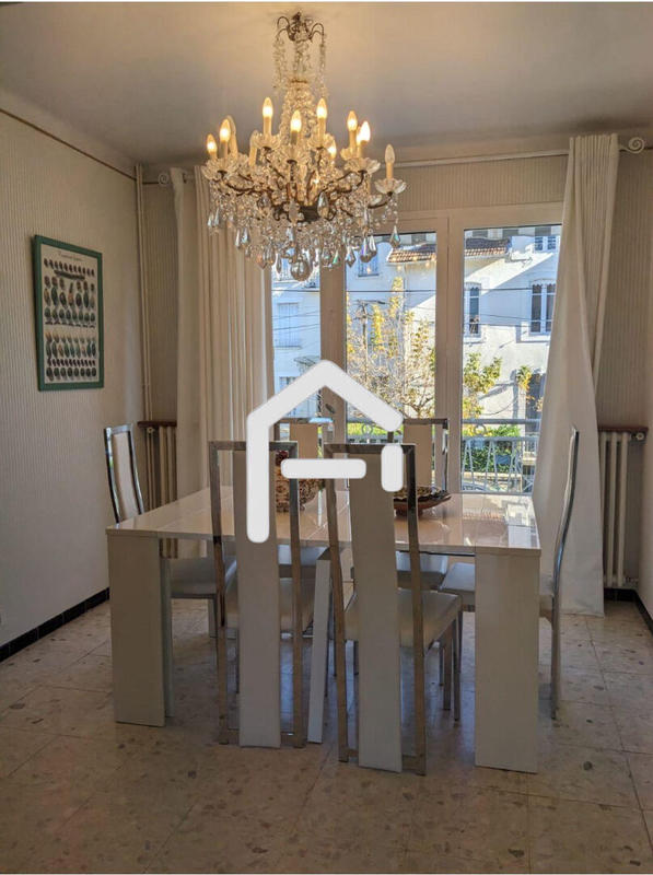 Maison de ville - 220 m² - 9 pièces