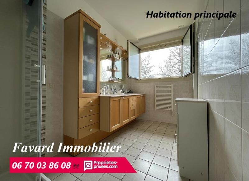 Maison - 260 m² - 12 pièces