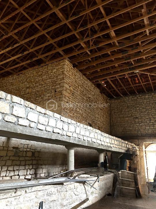 Grange - 250 m² - 2 pièces