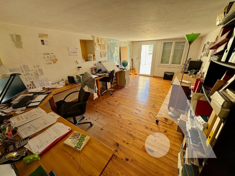 Maison - 180 m² - 5 pièces