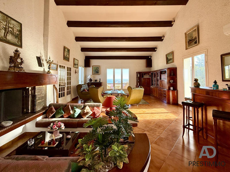 Villa - 215 m² - 7 pièces