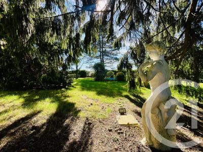 Maison - 216 m² - 7 pièces