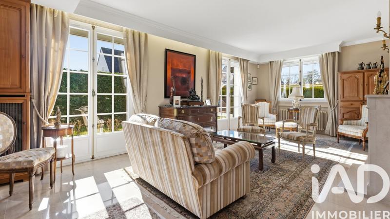 Maison - 163 m² - 9 pièces