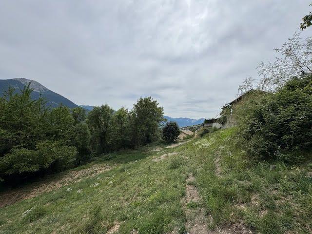Terrain constructible - 3 478 m²