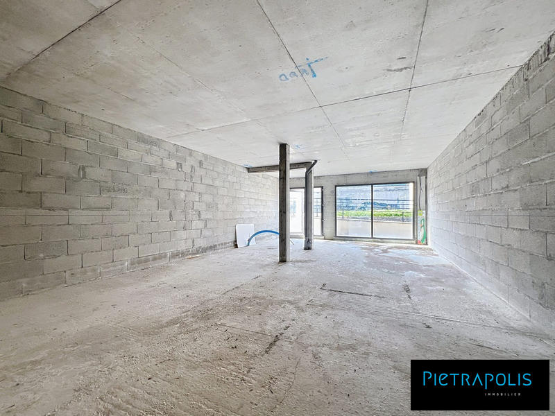 Local d'activités - 77 m² - 1 pièce