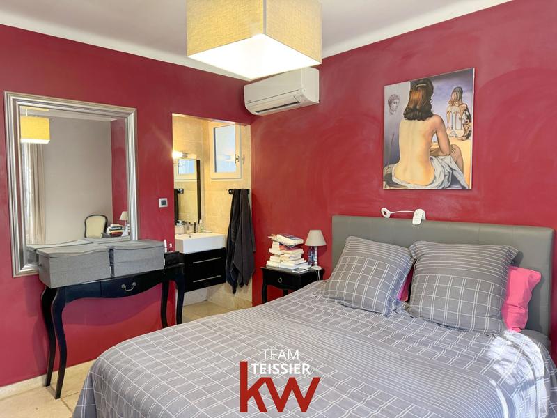 Maison - 301 m² - 5 pièces