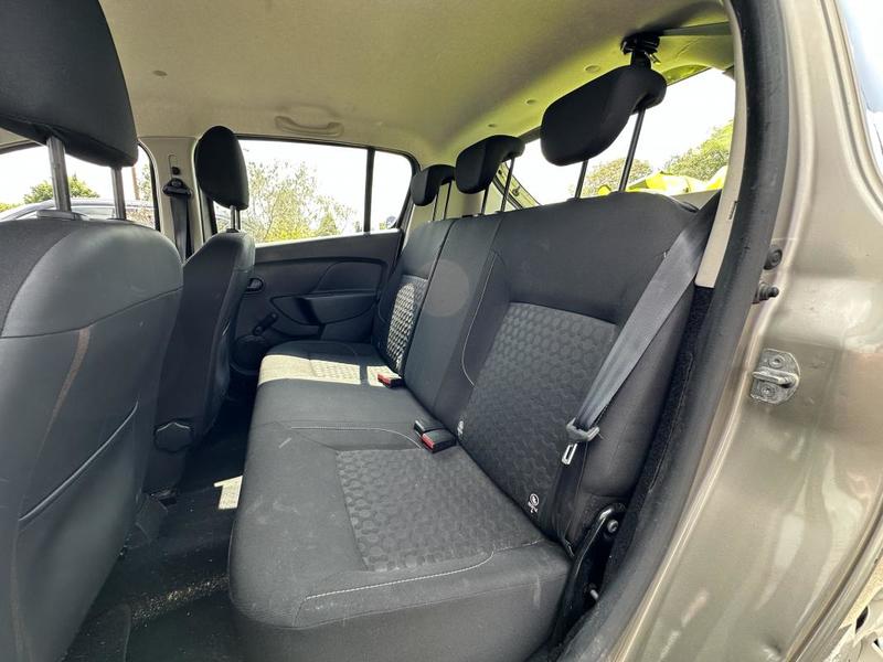 Dacia Sandero 1.5 dCi 75 Fap Laureate Climatisation / Navigation Gps Kit Distribution avec Pae Ok Suivi Entretien