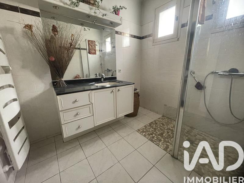 Maison - 77 m² - 9 pièces