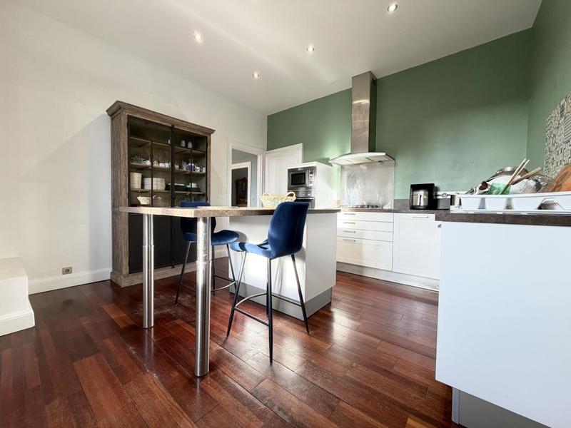 Maison bourgeoise - 266 m² - 12 pièces