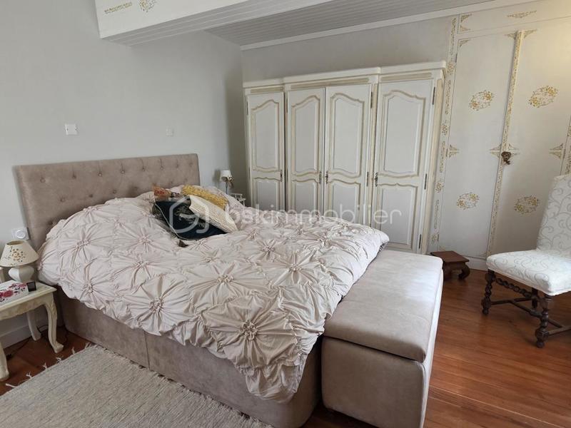 Propriété - 181 m² - 5 pièces