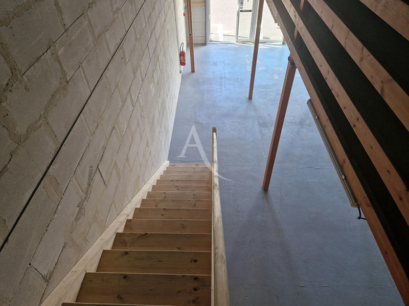 Local commercial - 187 m²