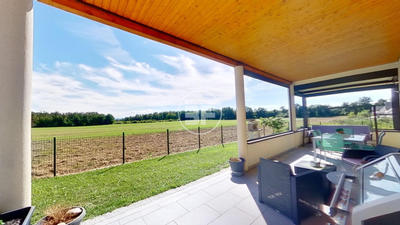 Maison - 260 m² - 6 pièces