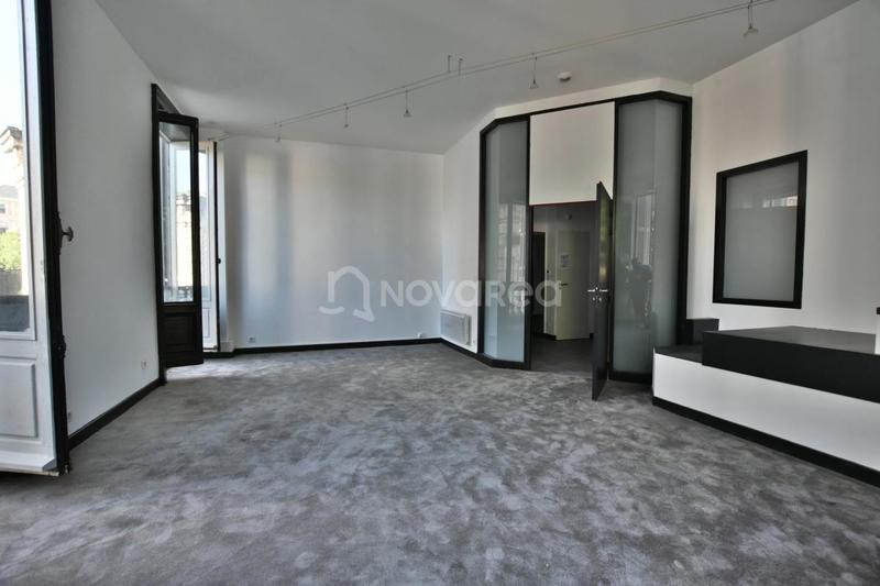 Bureau - 177 800 m² - 7 pièces