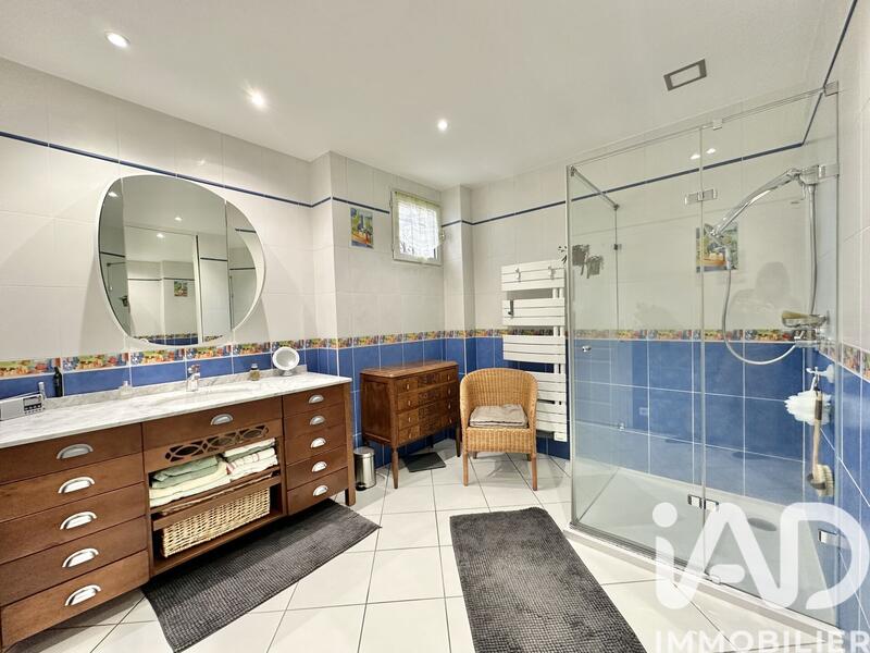 Maison - 144 m² - 7 pièces