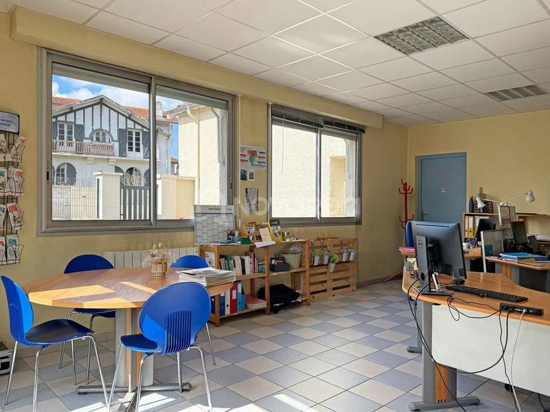 Bureau - 398 m² - 15 pièces