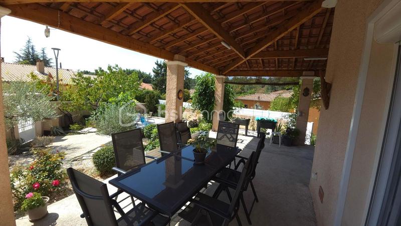 Villa - 100 m² - 5 pièces