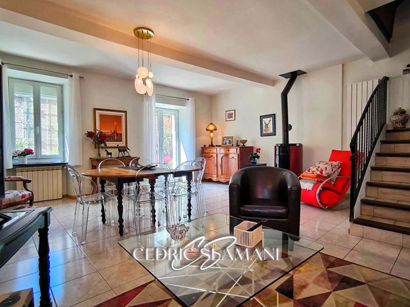 Maison - 195 m² - 7 pièces