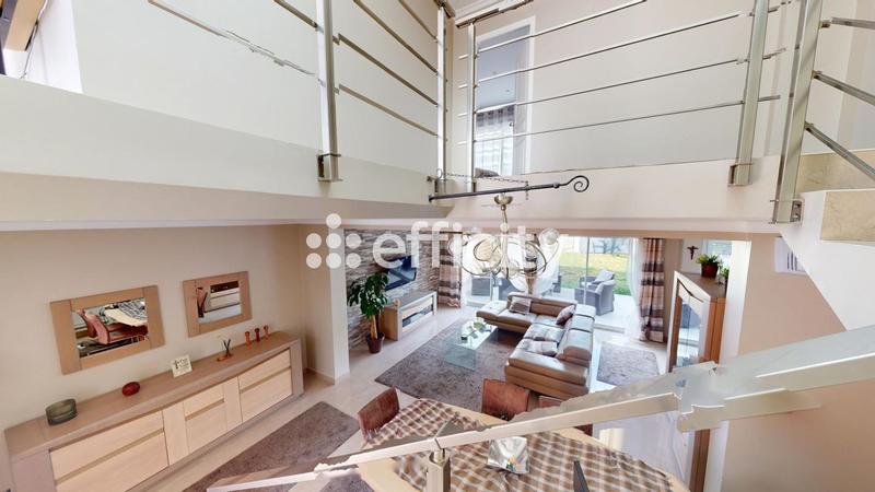 Maison - 235 m² - 6 pièces