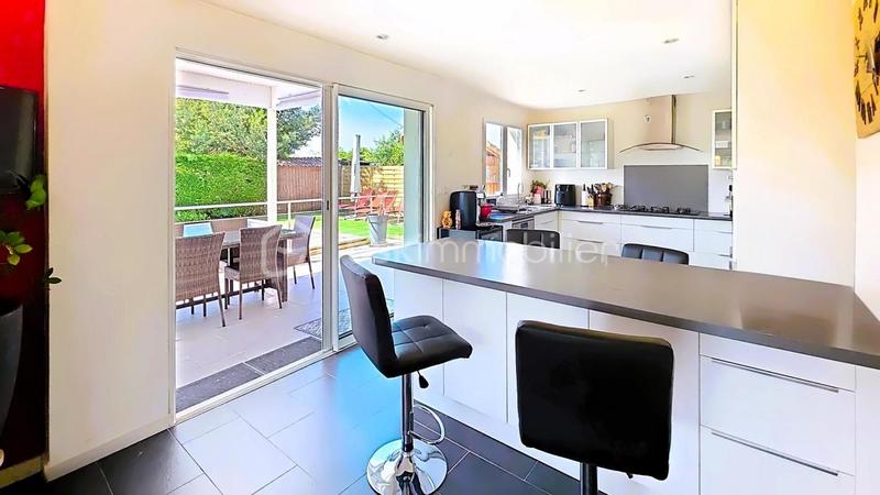 Villa - 205 m² - 7 pièces