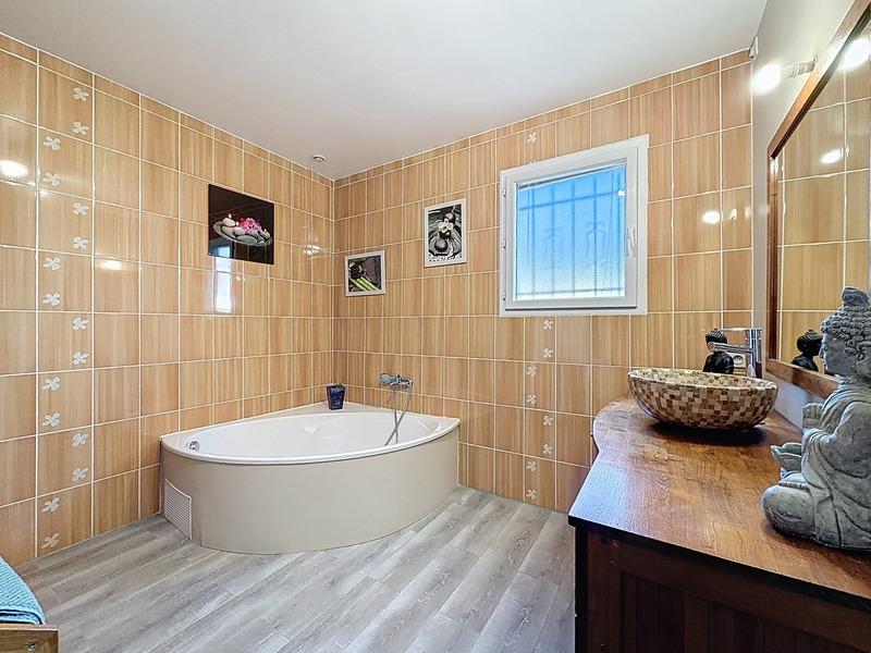 Maison - 174 m² - 6 pièces