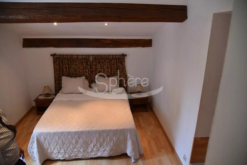 Propriété - 317 m² - 22 pièces