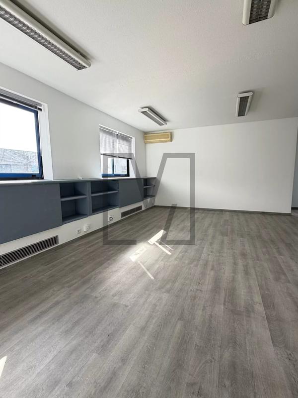 Local d'activités - 94 m² - 4 pièces