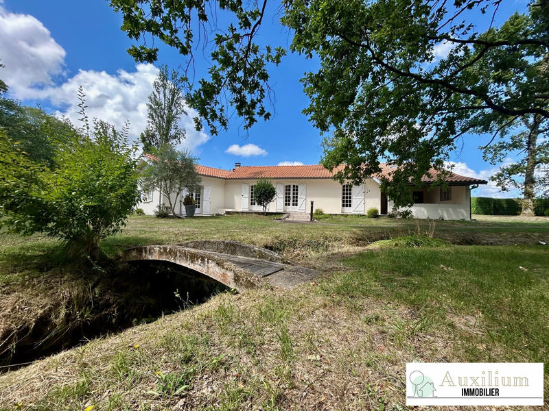 Maison traditionnelle - 146 m² - 6 pièces