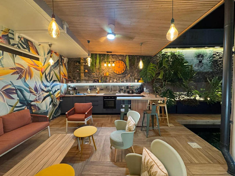 Maison - 198 m² - 10 pièces