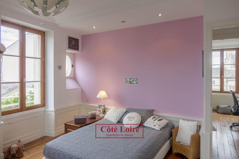 Appartement - 185 m² - 6 pièces