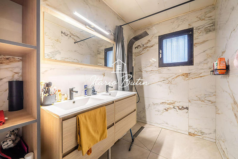 Villa - 145 m² - 6 pièces