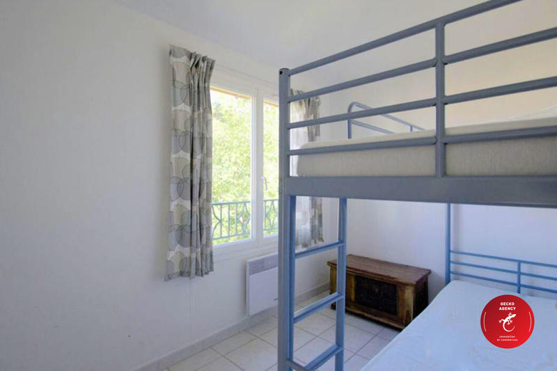 Villa - 90 m² - 5 pièces