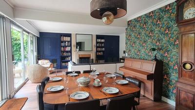 Maison - 270 m² - 8 pièces