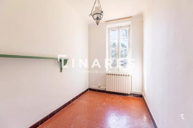 Maison - 263 m² - 9 pièces