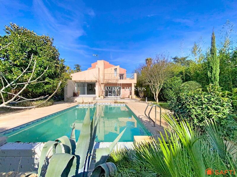 Maison - 209 m² - 6 pièces