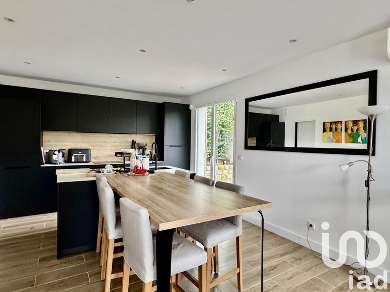 Maison - 143 m² - 6 pièces