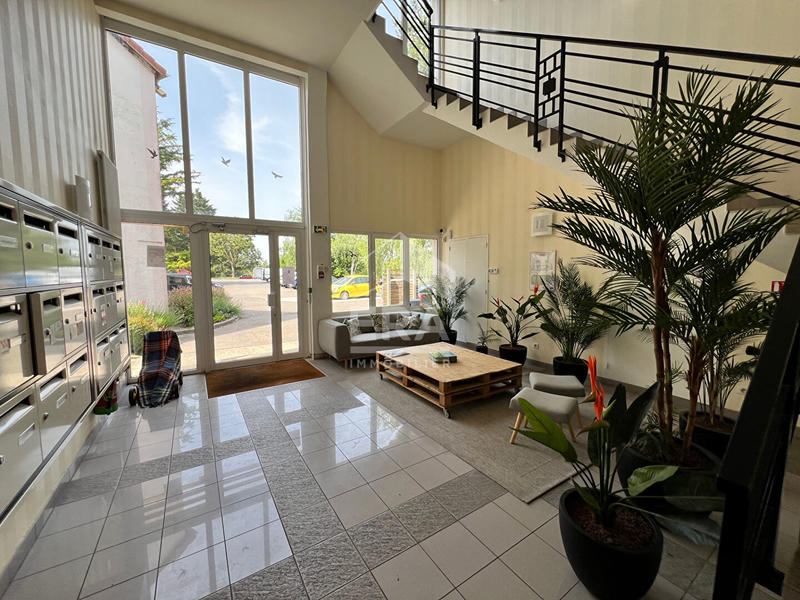 Bureau - 20 m² - 2 pièces