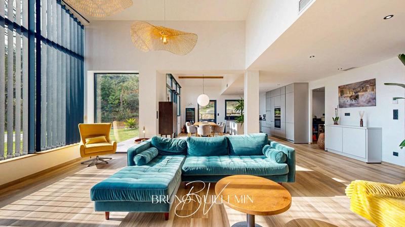 Villa - 198 m² - 8 pièces