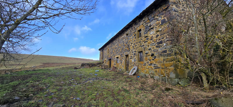 Ferme - 500 m² - 2 pièces