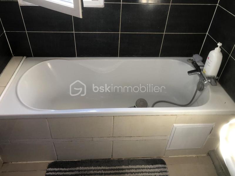 Maison traditionnelle - 93 m² - 6 pièces