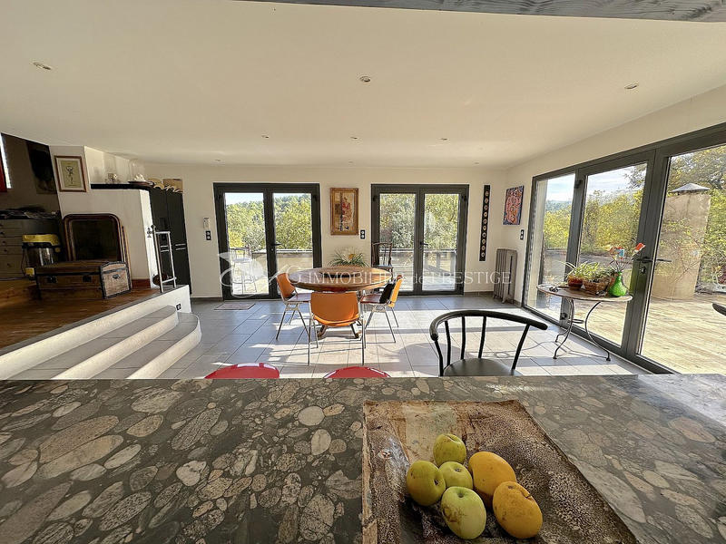 Maison - 228 m² - 5 pièces