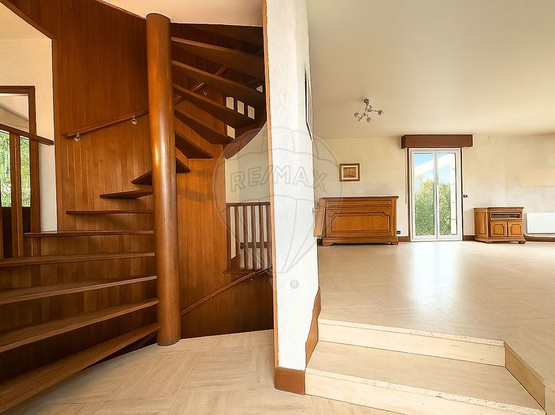 Maison - 160 m² - 6 pièces