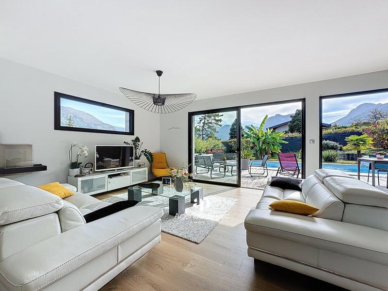 Maison - 112 m² - 4 pièces