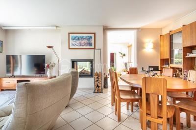 Maison - 221 m² - 9 pièces