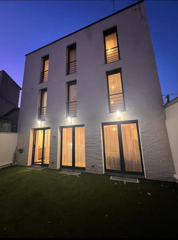 Villa - 200 m² - 6 pièces