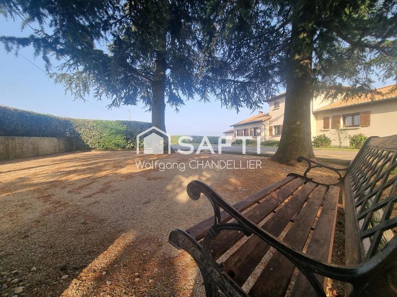 Maison - 200 m² - 7 pièces