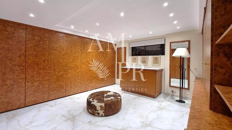 Villa - 404 m² - 10 pièces