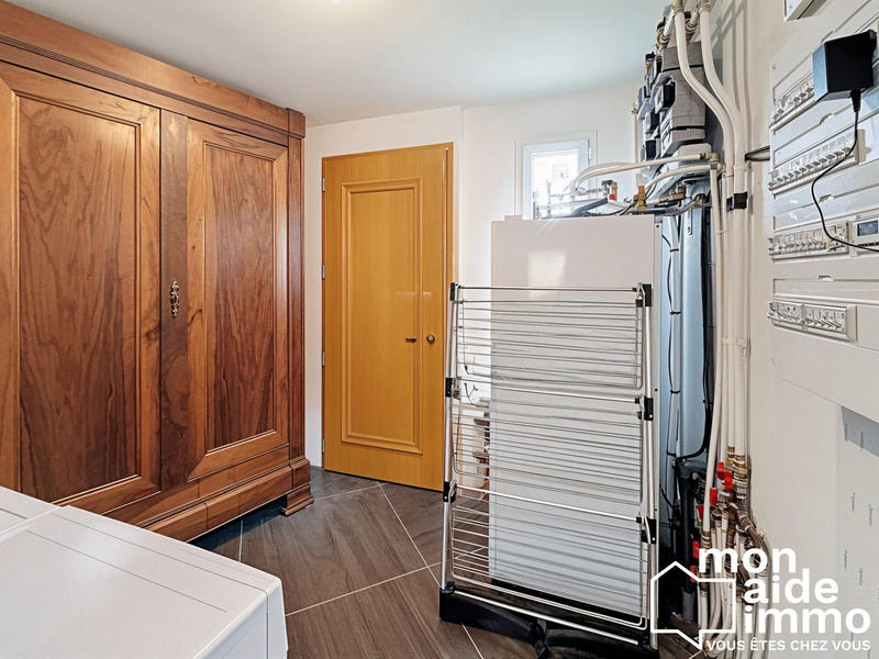 Maison - 220 m² - 6 pièces