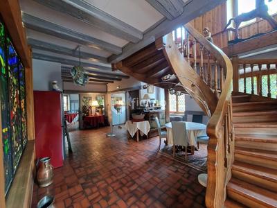 Local commercial - 1 220 m² - 20 pièces