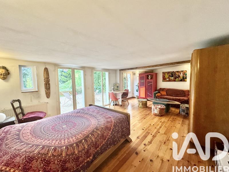 Maison - 240 m² - 9 pièces